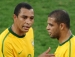 Gilberto Silva pede calma a Felipe Melo, depois do camisa 5 brasileiro cometer falta dura em Pepe